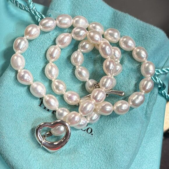Authentic Tiffany & Co. Elsa Peretti open heart Sterling pearl necklace 16” - Picture 3 of 3